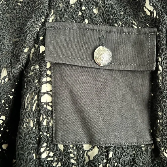 NWT White House Black Market Black Lace Stylist Blazer - Size 6 - Picture 3 of 7